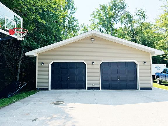 4th image of 4201 Bermuda Ave