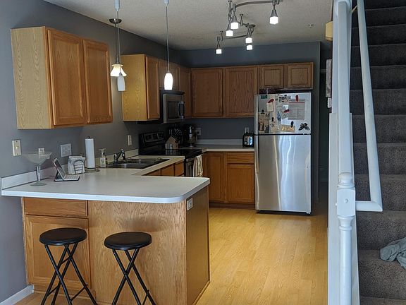 5th image of 546 Mission Hills Way W