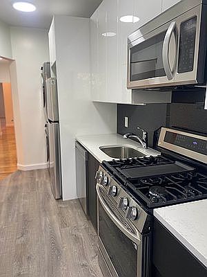 4th image of 621 Park Pl APT 2