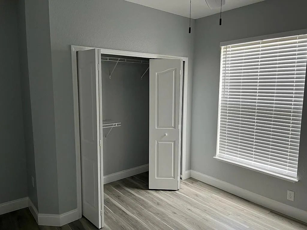 4 bed, 1372 sqft, $2,500 — Photo 2