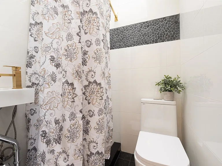 541 Newark Ave #3L — Photo 17