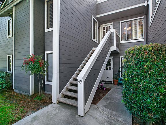 3rd image of 49 Bramble Ln