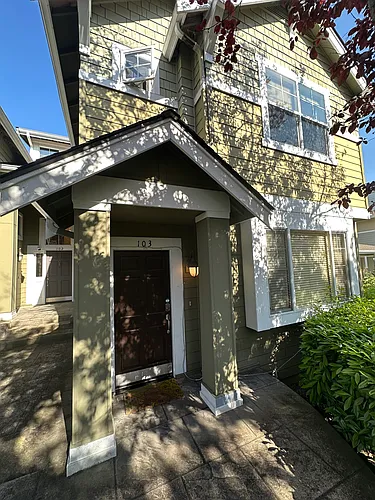 18866 NE 63rd Way #103 Photo 1
