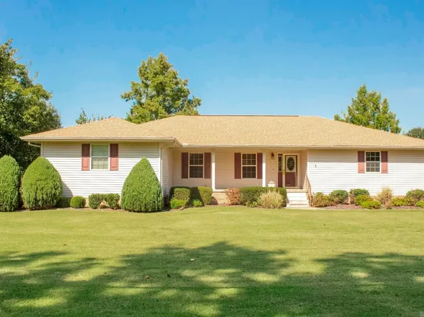 611 Pocahontas Rd, Walnut Ridge, AR 72476