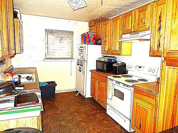 5th image of 912 Sierra Dr