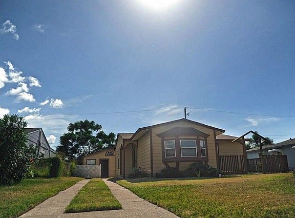 2nd image of 1202 Bayou Shore Dr