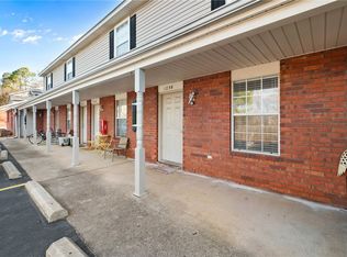 1238 N Iron Horse Dr, Fayetteville, AR 72703