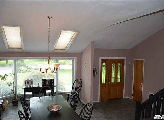 4th image of 12 Dougal Ln