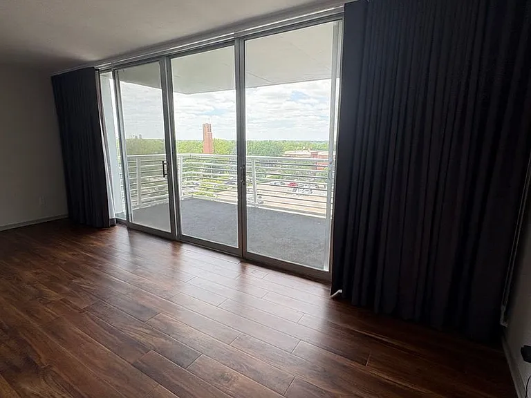 Sky Park Apartments — Photo 13