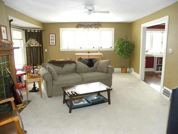3rd image of 17601 Fries Ave