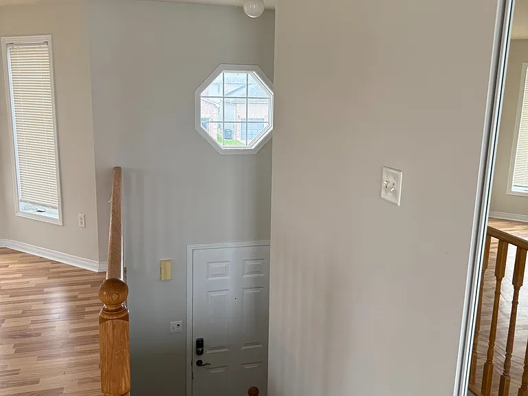 229 Dunsmore Ln #UPPER — Photo 3
