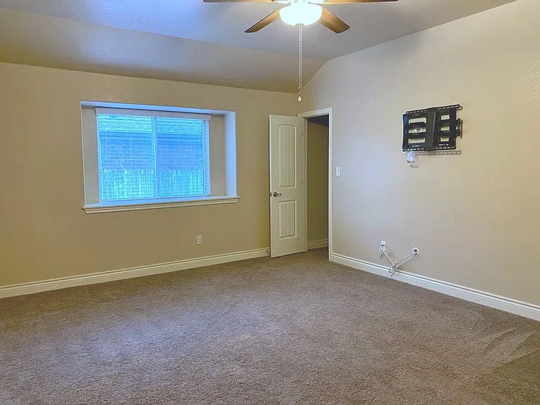 313 Summer Pointe Dr — Photo 22