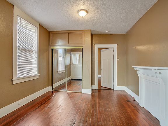 4th image of 2839 Oreilly St
