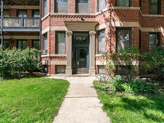 2nd image of 1728 W Leland Ave #3W