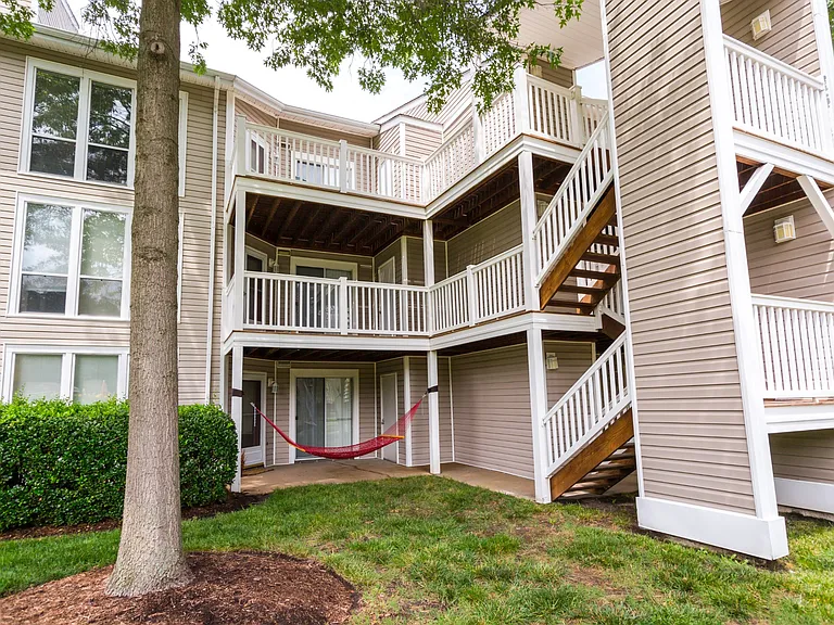 Ghent Village Apartments — Photo 33