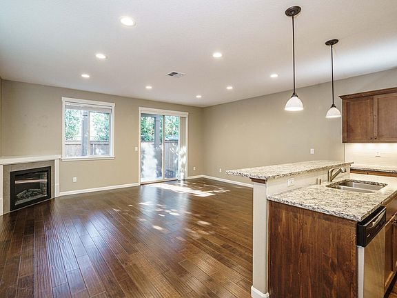 4th image of 2648 NE 130th Ct