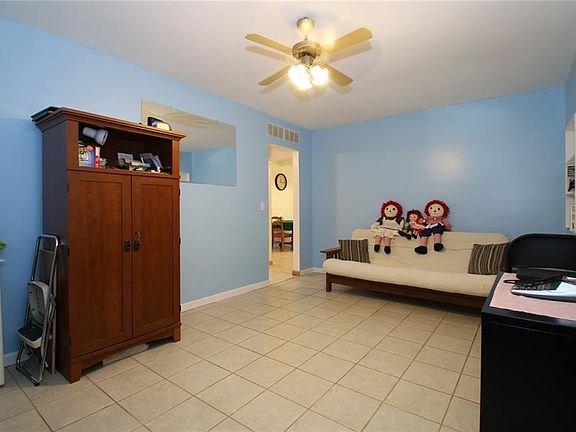 5th image of 7005 Gateway Ct