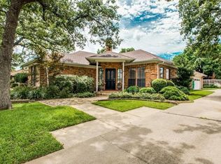 16 Crestwood Dr, Trophy Club, TX 76262