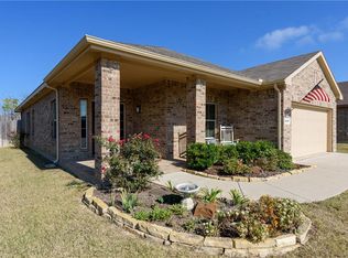 5127 Crystal Lake Ave, Krum, TX 76249