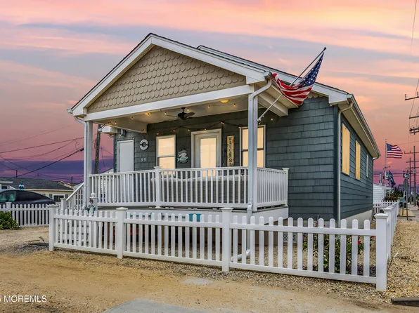 39 E Penguin Way, Lavallette, NJ 08735