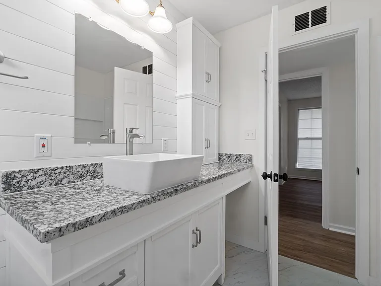 110 Rainbow St — Photo 21