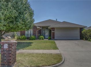 1720 SE 17th St, Moore, OK 73160