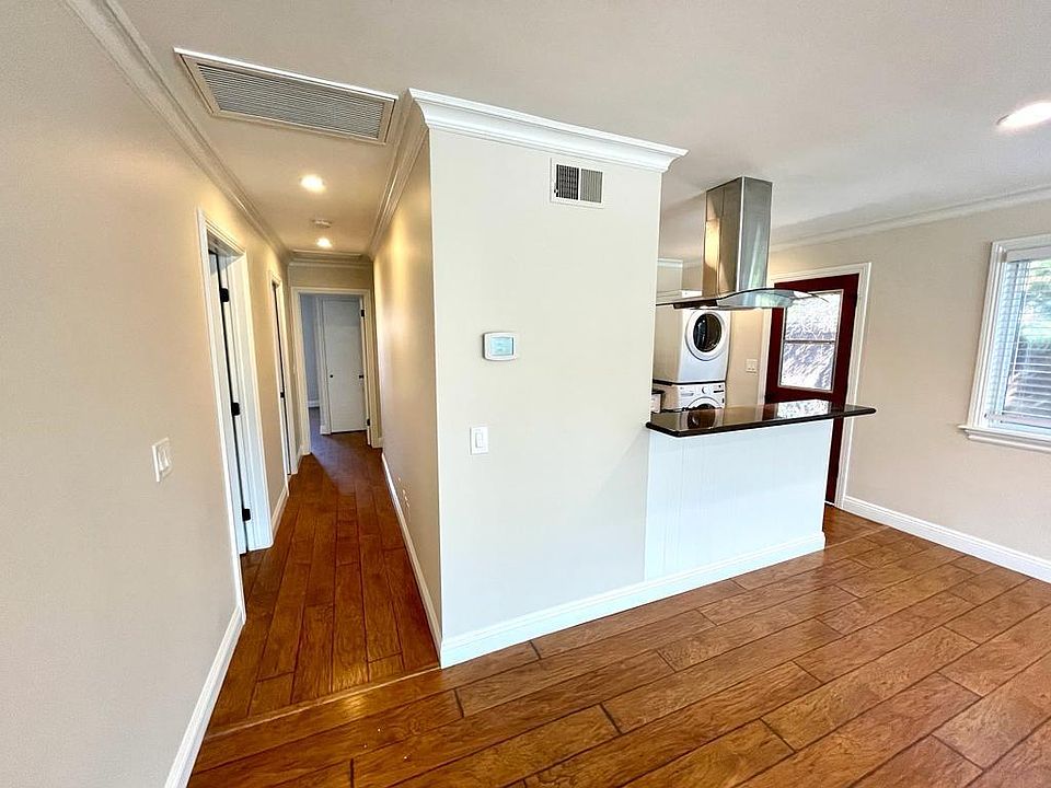 1st image of 388 La Perle Pl