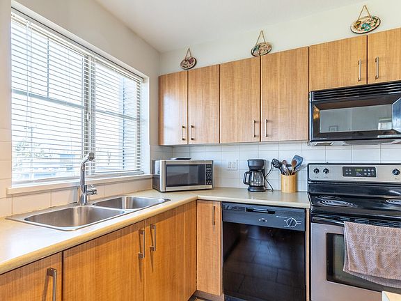 5th image of 45555 Yale Rd #304