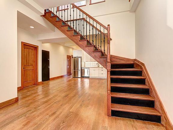 4th image of 315 Atlantic Ave APT 4