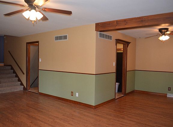 4th image of 230 W Memorial Dr