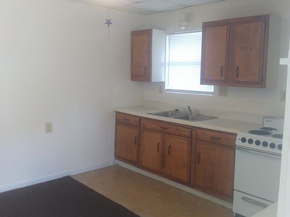 4th image of 1122 Dallas St #3