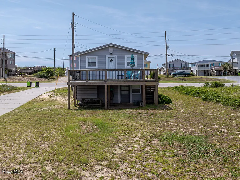 2999 Island Dr — Photo 8