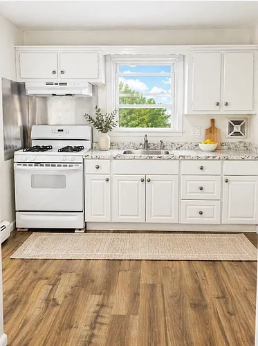 28 Carpenter St #1 Photo 1
