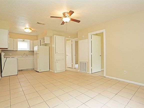 3rd image of 2460 W Shane St #2