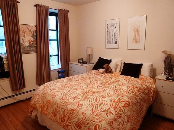 2nd image of 44 W 96th St APT 1B