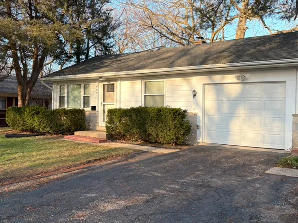 909 Midway Rd, Northbrook, IL 60062