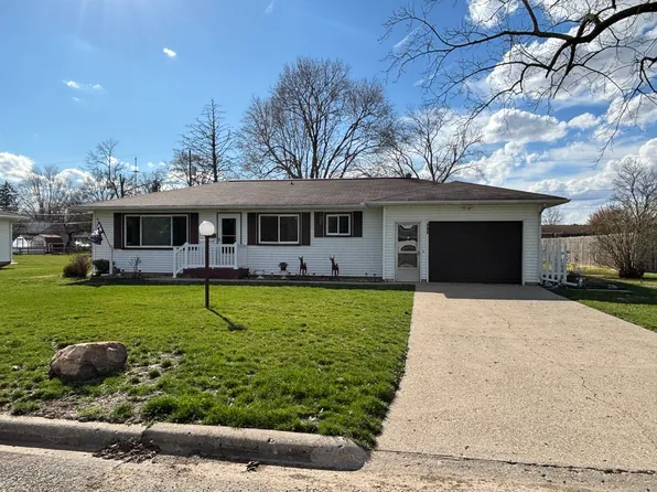 212 Darrell St, Henry, IL 61537