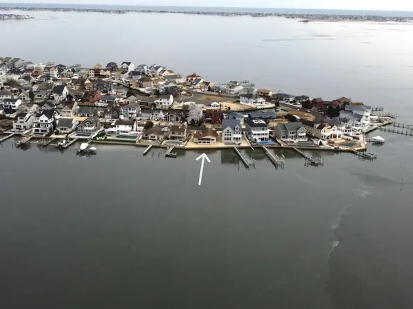 521 Bayview Drive, Toms River, NJ 08753