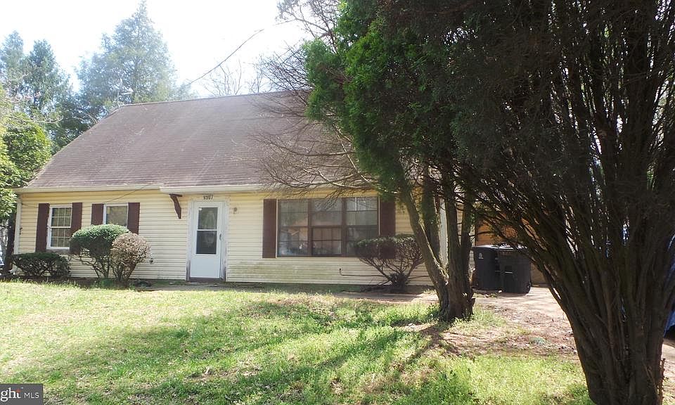 1st image of 9507 New Orchard Dr