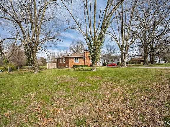 2nd image of 931 Prigge Rd