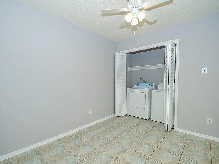 12722 Ashford Brook Dr — Photo 19