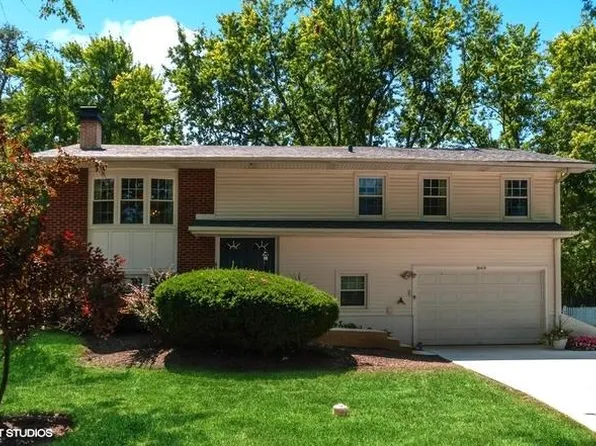 3069 Plum Island Dr, Northbrook, IL 60062