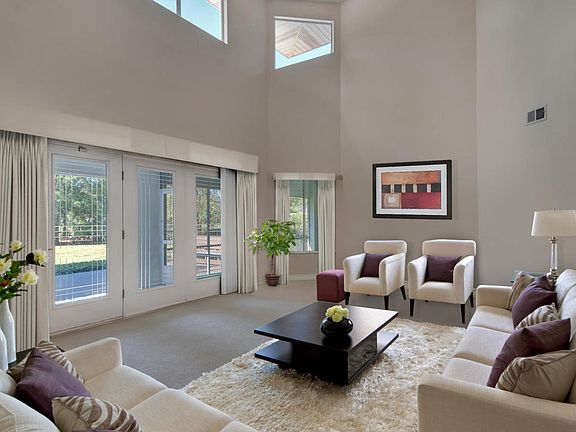 5th image of 118 Canterbury Cir