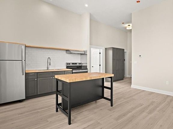 3rd image of 1044 Social St Unit F