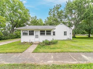 649 Sheffield Rd, Sheffield Lake, OH 44054