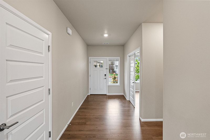 5th image of 10432 Treasure Drive NW