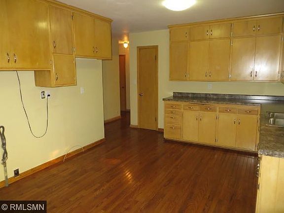 3rd image of 321 N 5th St