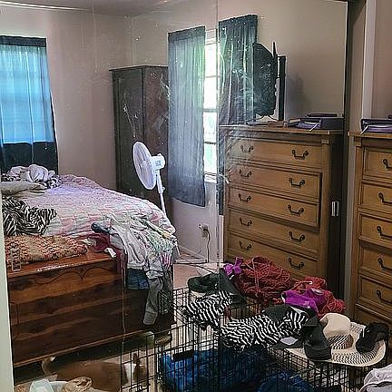 1st bedroom 