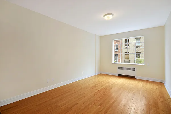 Rented by CORE | media 9
