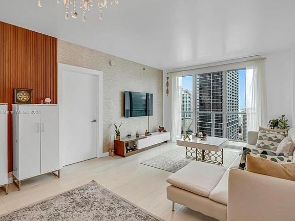 2nd image of 500 Brickell Ave #2909